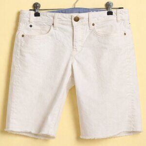Size 6 white shorts. GAP 1969 distressed white jean shorts. Casual. Summer.